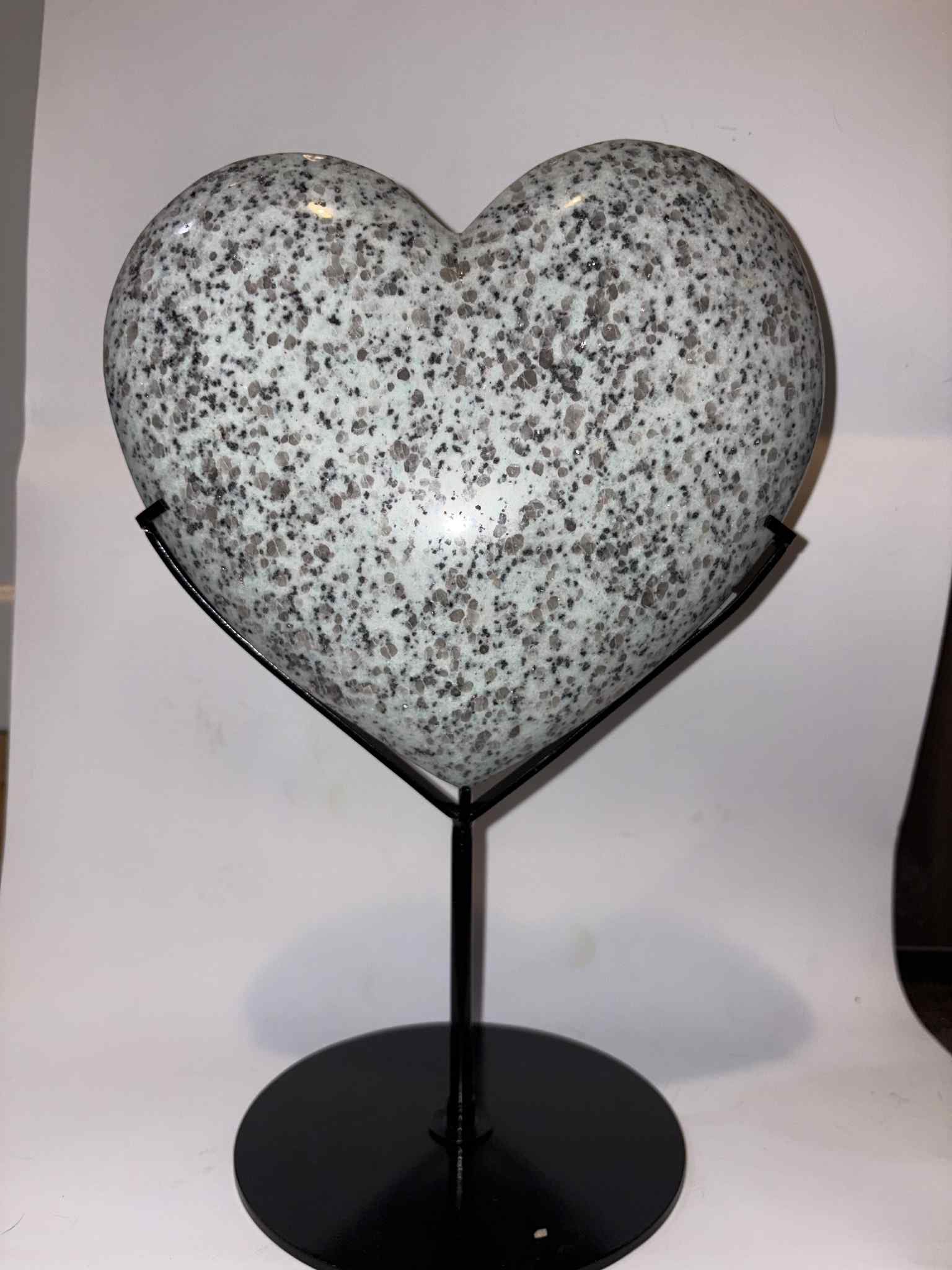 Kiwi Jasper Heart | 9 inch x 8 inch